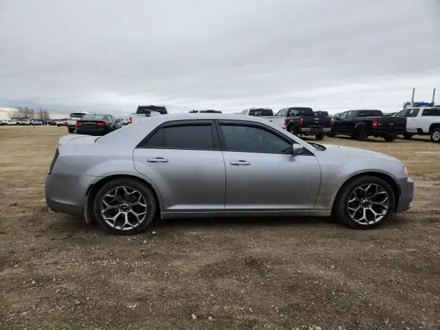 2018 Chrysler 300 - Photo 7