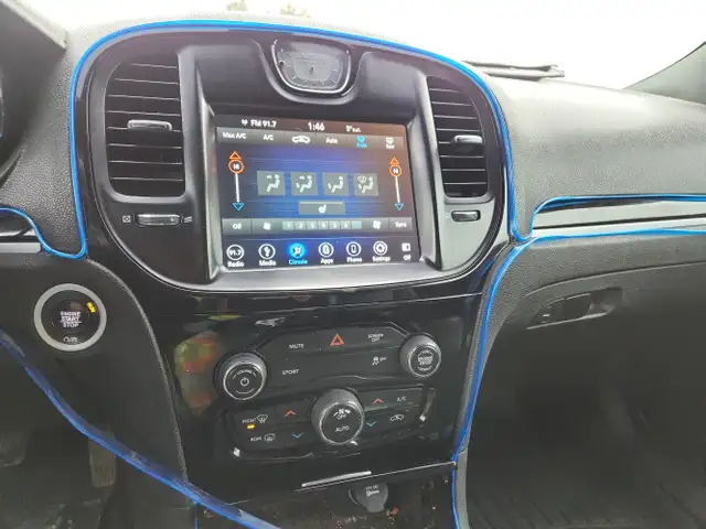 2018 Chrysler 300 - Photo 22