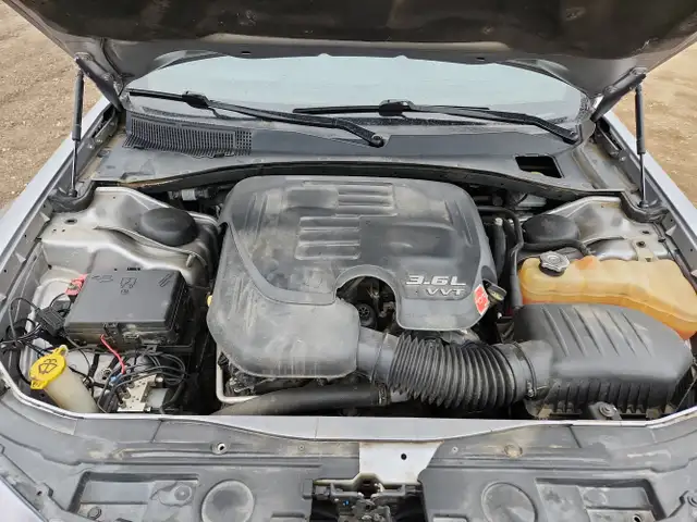 2018 Chrysler 300 - Photo 26