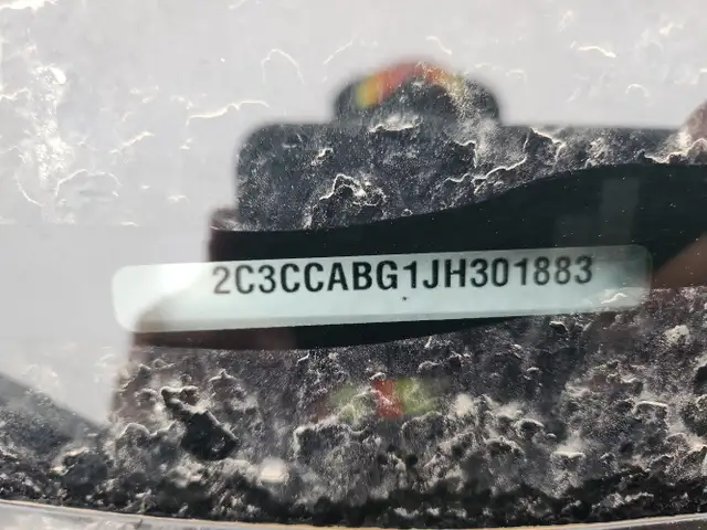 2018 Chrysler 300 - Photo 31