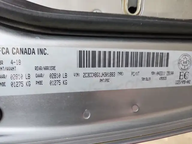 2018 Chrysler 300 - Photo 32