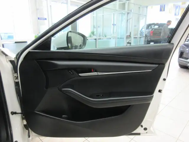 MAZDA 3 2020 AUTOMATIQUE 78 800 KM AIR CLIMATISE / BANCS CHAUFFA - Photo 10