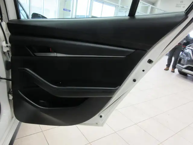 MAZDA 3 2020 AUTOMATIQUE 78 800 KM AIR CLIMATISE / BANCS CHAUFFA - Photo 12