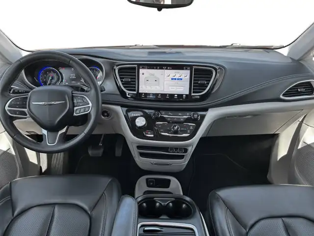 2023 Chrysler Pacifica Touring L / AWD - Photo 16