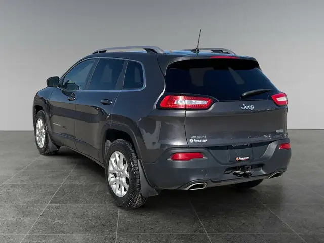 2018 Jeep Cherokee North / 4WD - Photo 4