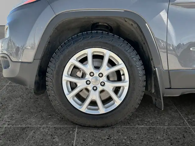 2018 Jeep Cherokee North / 4WD - Photo 11