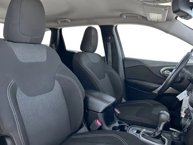 2018 Jeep Cherokee North / 4WD - Photo 17