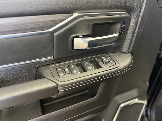 2026 RAM 3500 Laramie - Photo 7