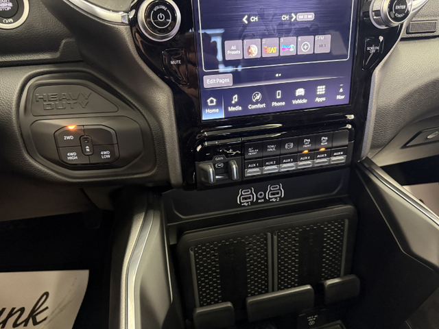 2026 RAM 3500 Laramie - Photo 13