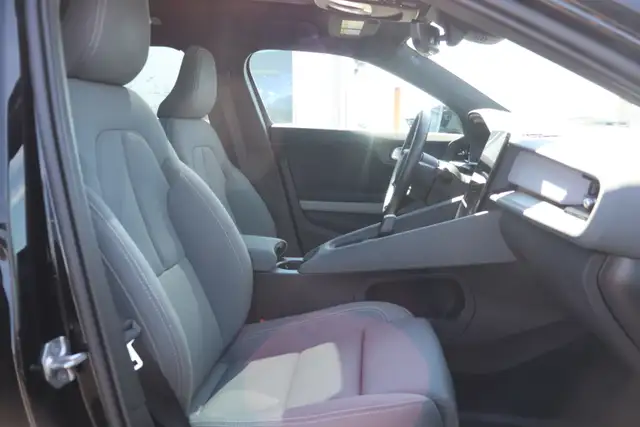 2022 Polestar 2 - Photo 13