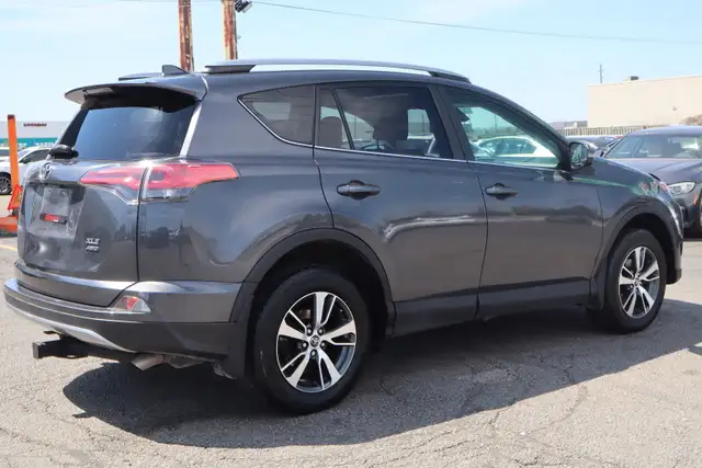 2018 Toyota RAV4 - Photo 7