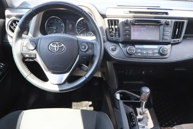 2018 Toyota RAV4 - Photo 10