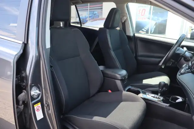 2018 Toyota RAV4 - Photo 17