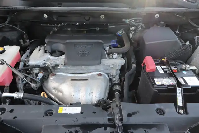 2018 Toyota RAV4 - Photo 25