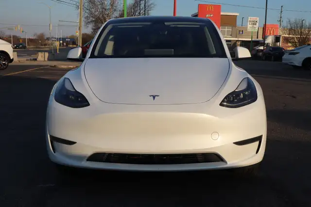 2023 TESLA MODEL Y - Photo 2