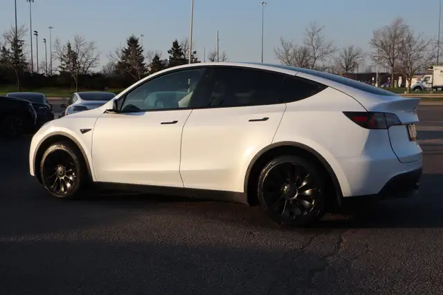 2023 TESLA MODEL Y - Photo 5
