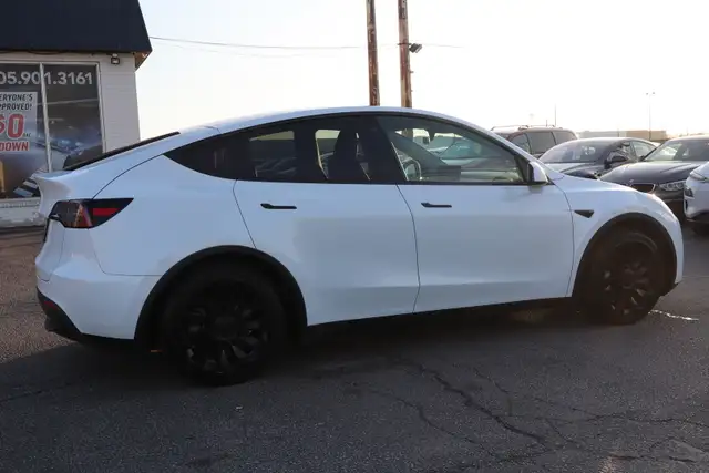 2023 TESLA MODEL Y - Photo 7