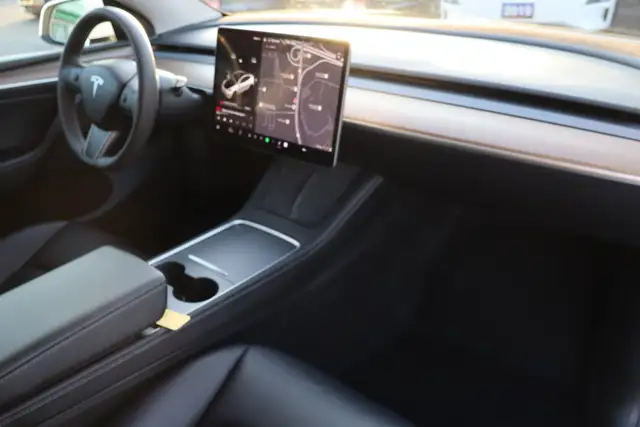 2023 TESLA MODEL Y - Photo 11