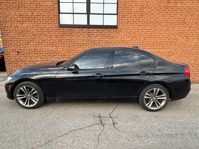 2018 BMW 3-Series 330i xDrive Sedan - Photo 3