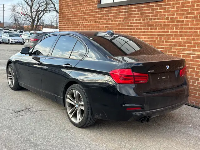 2018 BMW 3-Series 330i xDrive Sedan - Photo 4