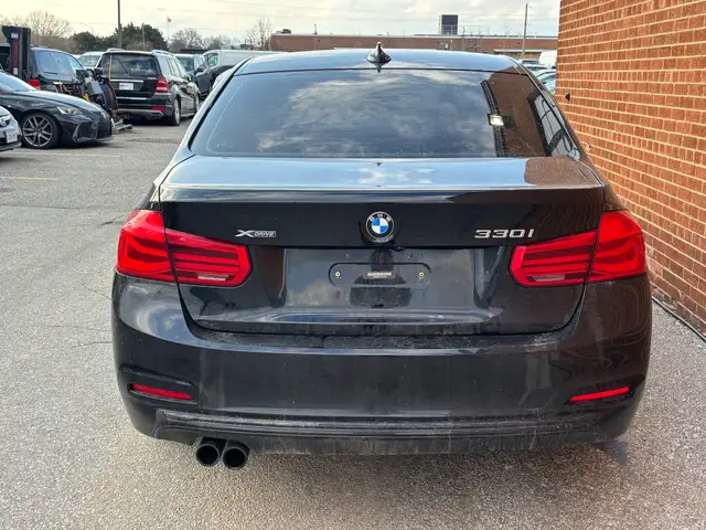 2018 BMW 3-Series 330i xDrive Sedan - Photo 5