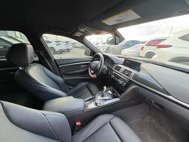 2018 BMW 3-Series 330i xDrive Sedan - Photo 17