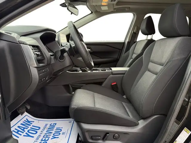 2025 Nissan Rogue SV Moonroof - Photo 11