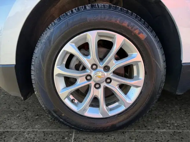 2020 Chevrolet Equinox LS - Photo 17