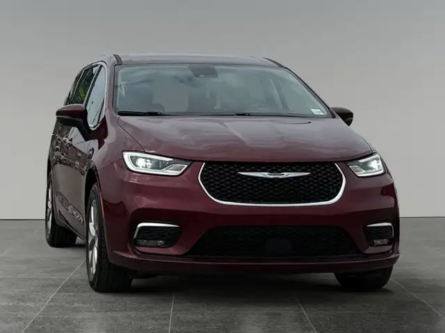 2023 Chrysler Pacifica Touring L - Photo 9