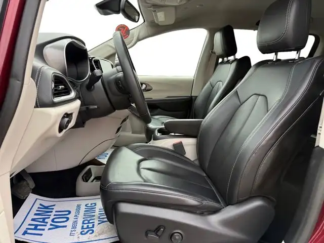 2023 Chrysler Pacifica Touring L - Photo 11