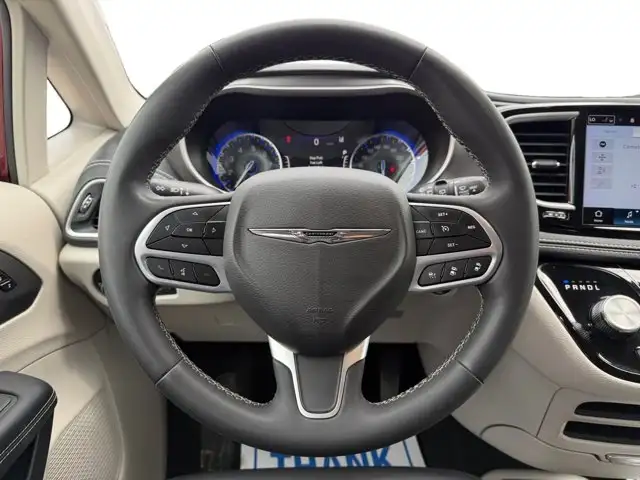 2023 Chrysler Pacifica Touring L - Photo 14