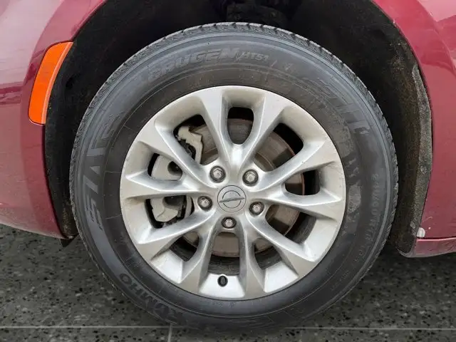 2023 Chrysler Pacifica Touring L - Photo 17