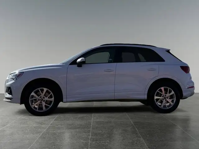 2025 Audi Q3 - Photo 2