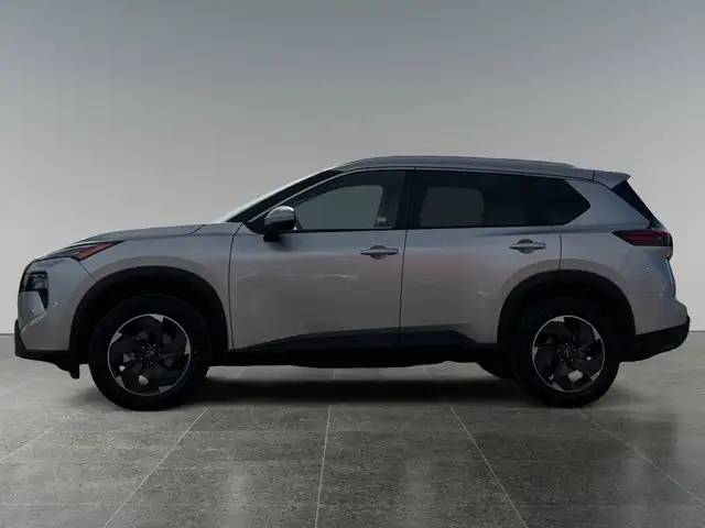 2025 Nissan Rogue SV Moonroof - Photo 2