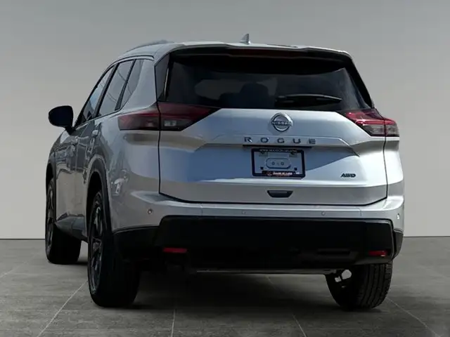 2025 Nissan Rogue SV Moonroof - Photo 4