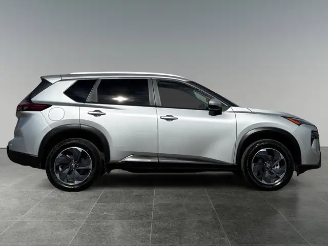 2025 Nissan Rogue SV Moonroof - Photo 8