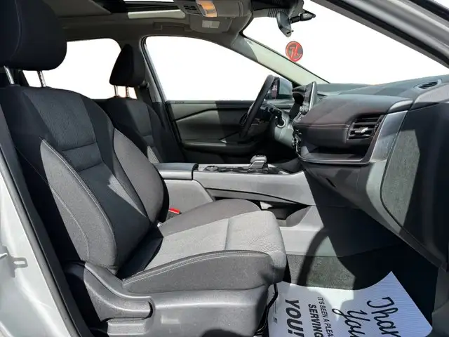 2025 Nissan Rogue SV Moonroof - Photo 16