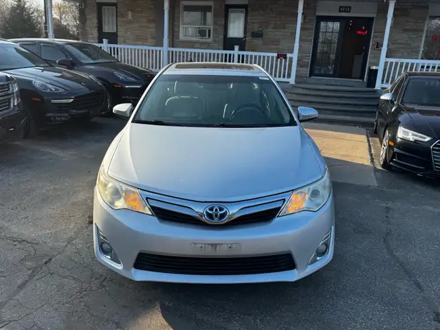 2012 Toyota Camry Hybrid Sedan XLE - Photo 2