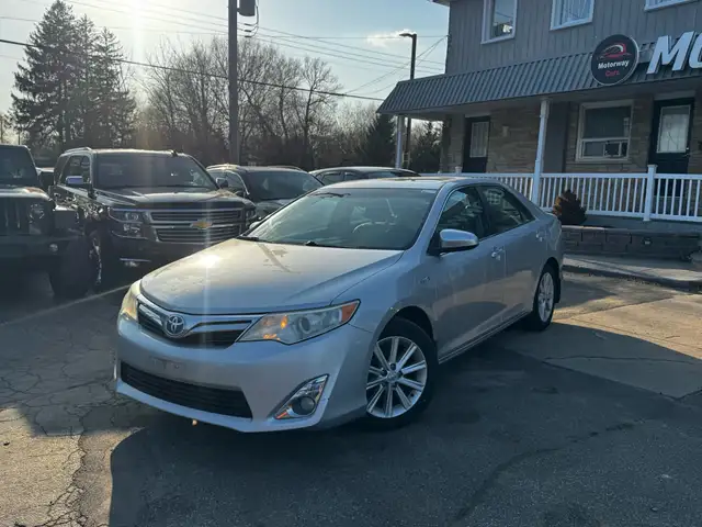 2012 Toyota Camry Hybrid Sedan XLE - Photo 3