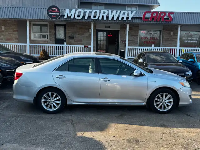 2012 Toyota Camry Hybrid Sedan XLE - Photo 6