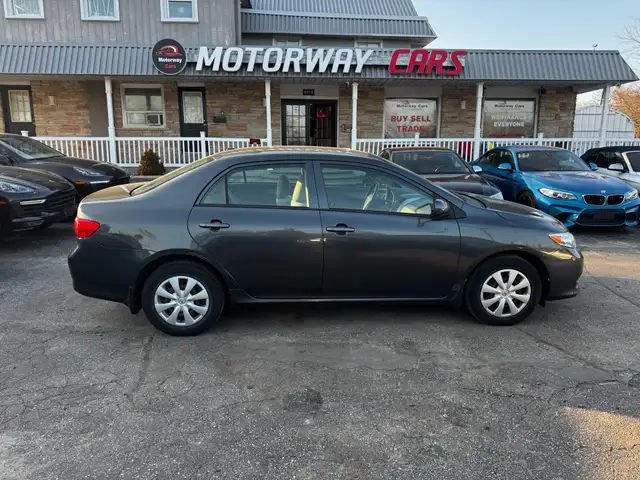 2009 Toyota Corolla 4dr Sdn CE - Photo 4