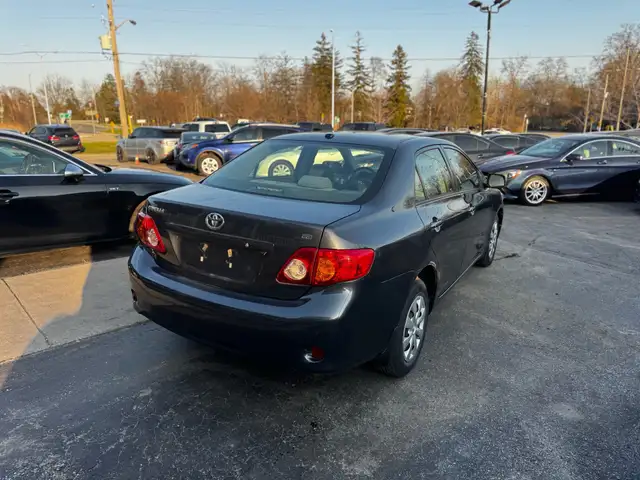 2009 Toyota Corolla 4dr Sdn CE - Photo 11