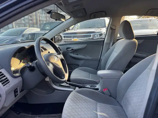 2009 Toyota Corolla 4dr Sdn CE - Photo 14
