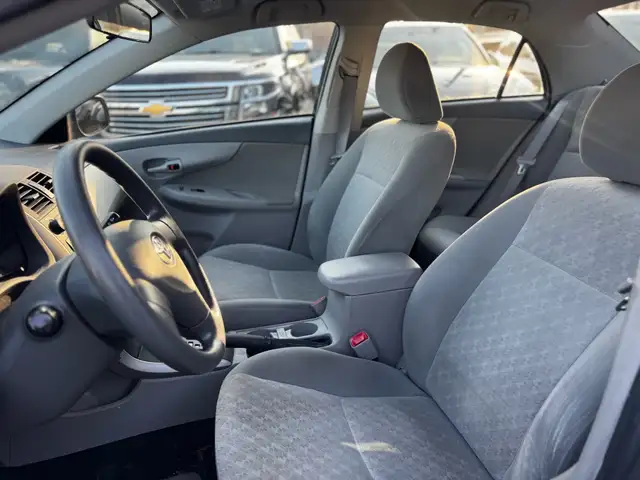 2009 Toyota Corolla 4dr Sdn CE - Photo 15