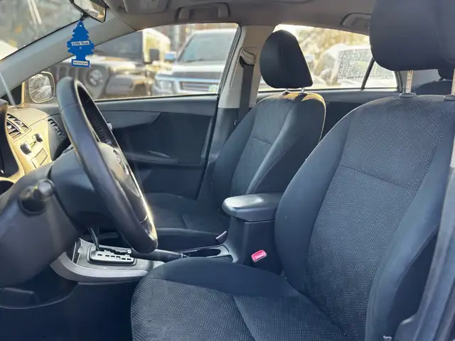 2010 Toyota Corolla Sedan S - Photo 15