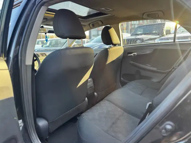 2010 Toyota Corolla Sedan S - Photo 17