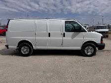 2015 Chevrolet Express - Photo 4