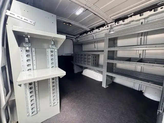 2015 Chevrolet Express - Photo 6