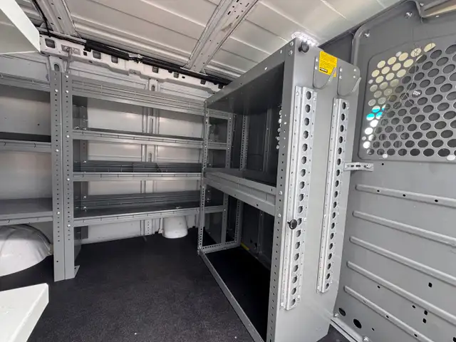 2015 Chevrolet Express - Photo 7