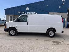 2015 Chevrolet Express - Photo 14